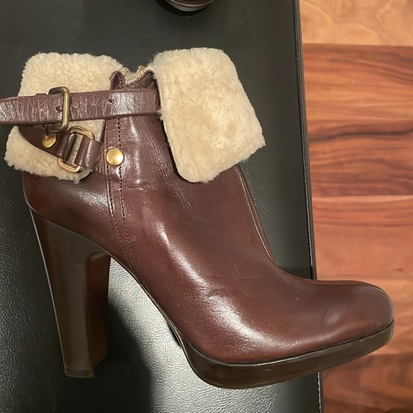 Miu Miu shearling and leather bootie - Picture 2 of 4